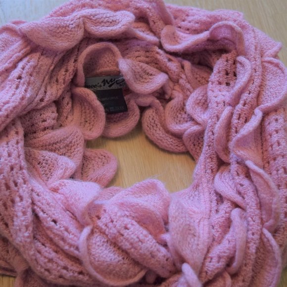 Anthropologie Pink Knit Scallop Infinity Scarf - Picture 2 of 5